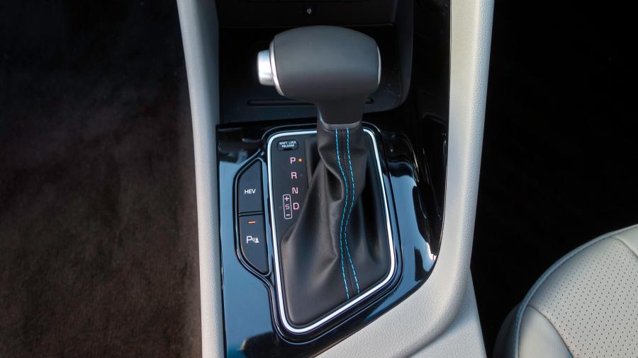 Детали интерьера Kia Niro Plug-In Hybrid (DE) 2018 года  (NA) (фото 40 из 47)